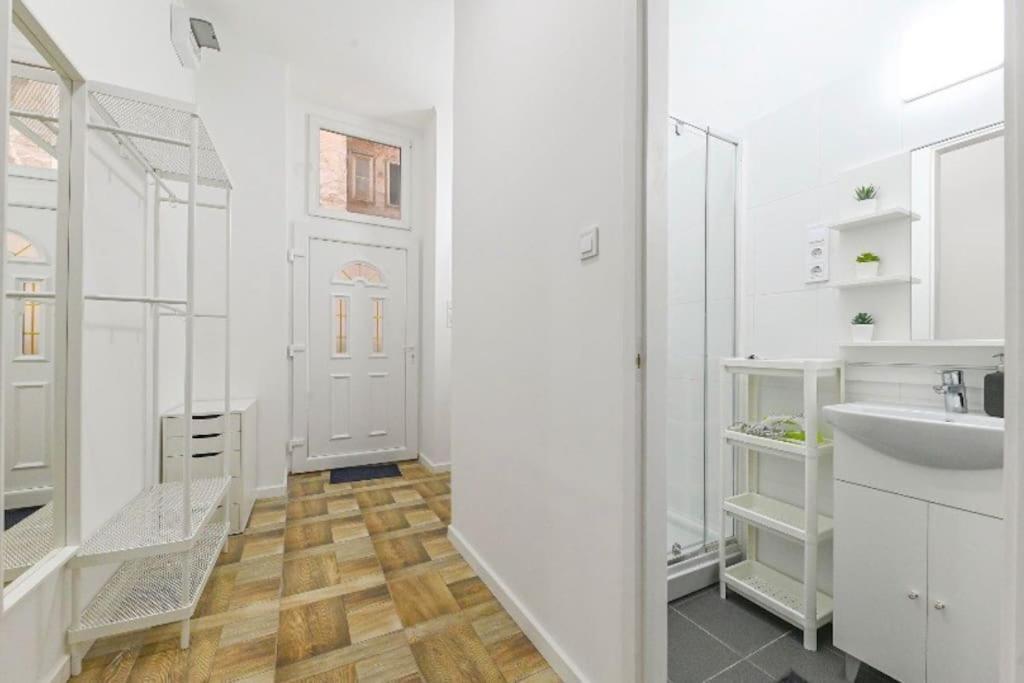 2 Bedroom Flat In Damjanich Str., Hirsch Budapeste Exterior foto