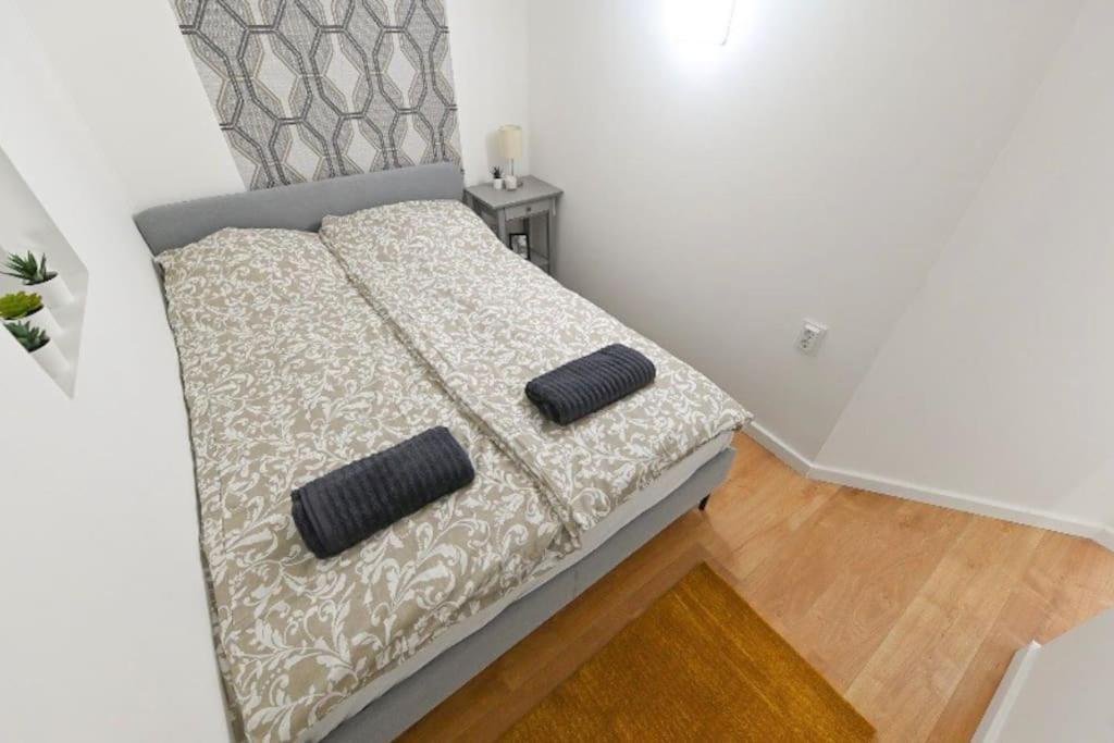 2 Bedroom Flat In Damjanich Str., Hirsch Budapeste Exterior foto